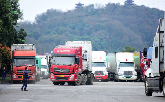 Xuất 108 xe nông sản, hoa quả qua cửa khẩu Tân Thanh trong ngày 8/3