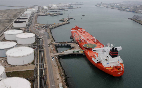 Giá dầu thô Dated Brent giảm mạnh về mức 15 USD/thùng