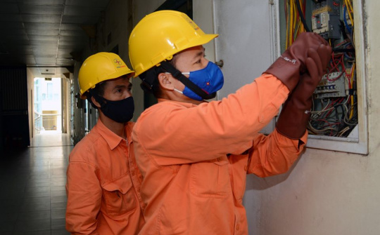 EVN: Sẽ phúc tra toàn bộ chỉ số công tơ có hóa đơn điện tháng 3 tăng trên 30%