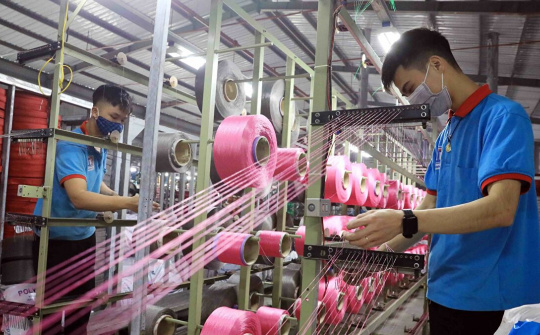 Cấp bách tháo gỡ khó khăn trong sản xuất, kinh doanh, thúc đẩy giải ngân vốn đầu tư công ứng phó đại dịch COVID-19