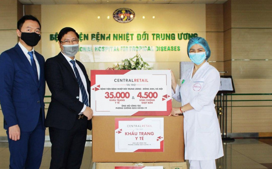 Central Retail trao tặng 70.000 khẩu trang y tế ủng hộ y bác sĩ tuyến đầu chống dịch Covid-19