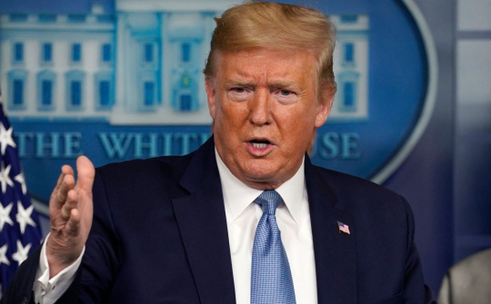 [Tin ảnh] Ông Trump nghi ngờ Trung Quốc