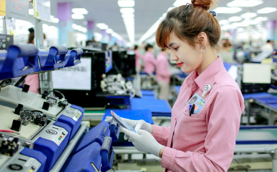 Đến 15/4, Việt Nam xuất siêu 2,46 tỷ USD