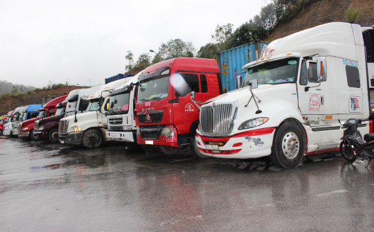 Thông quan tích cực, gần 1.400 xe hàng xuất khẩu trong 1 ngày