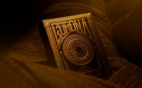 Bộ bài tây Corona tôn vinh tinh hoa của trống đồng Đông Sơn