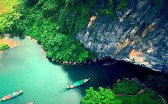 Tận dụng kỳ nghỉ Lễ, nhiều điểm du lịch mở cửa đón khách