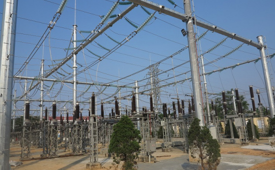 Đóng điện vận hành Dự án "Hoàn thiện hệ thống phân phối ngoài trời TBA 220kV Đồng Hới", công trình chào mừng Đại hội Đại biểu Đảng bộ PTC2 lần thứ X