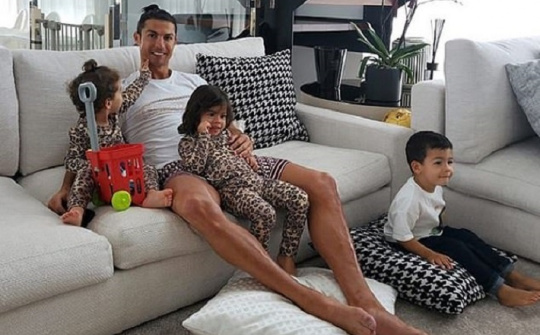 Bên trong ngôi biệt thự nơi Ronaldo cách ly