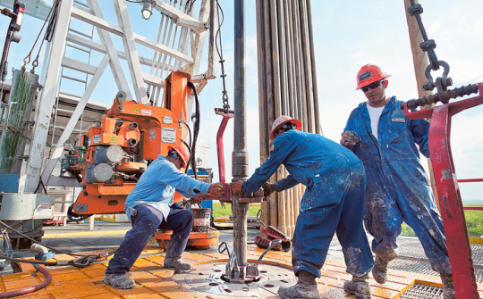 Dầu thô bật tăng trở lại nhờ tín hiệu tích cực OPEC+ sẽ đạt thoả thuận cắt giảm sản lượng