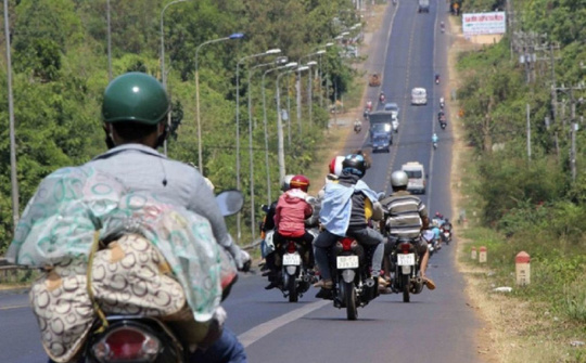 Các lưu ý khi về quê bằng xe máy dịp nghỉ lễ 30/4 - 1/5