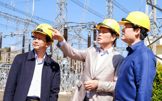 Xã hội hóa đầu tư vào hạ tầng truyền tải sẽ đưa năng lượng tái tạo đi xa