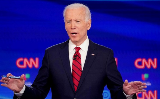 [Quốc tế nổi bật] Ông Biden dẫn điểm trước ông Trump