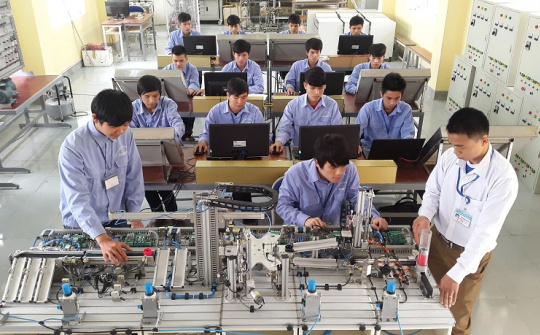 Đời sống xã hội và dịch chuyển cơ cấu nguồn lao động dưới tác động của cuộc cách mạng công nghiệp 4.0