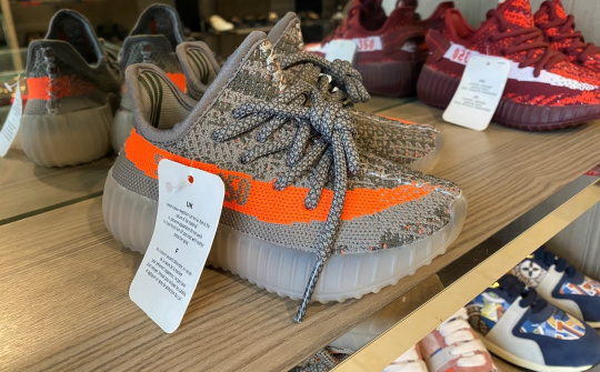 Đột kích các “tổng kho” thực phẩm chức năng, đồ hiệu giả ở Tp HCM