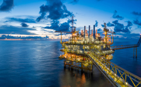 Giá dầu thô giằng co trong bối cảnh căng thẳng Hoa Kỳ - Trung Quốc ngày càng tăng