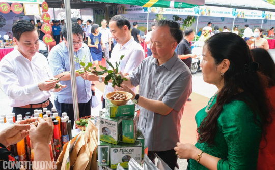 Nông sản từ hơn 17 tỉnh, thành phố hội tụ tại Hà Nội