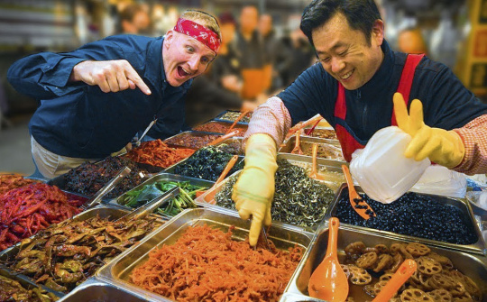 Những món ăn không thể bỏ qua khi ghé thăm chợ ẩm thực Hàn Quốc