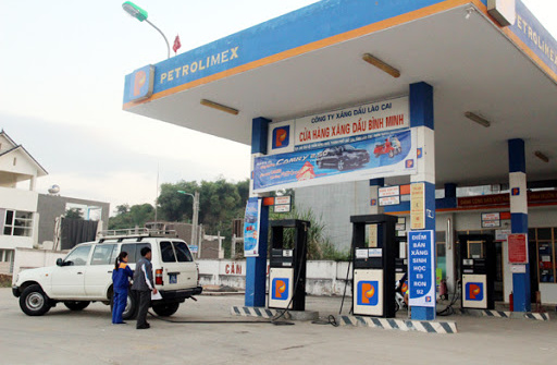 Petrolimex Lào Cai hỗ trợ 60 triệu đồng khắc phục hậu quả giông lốc tại xã Thái Niên