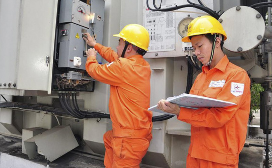 Bộ Công Thương đề xuất lùi thời gian sửa đổi biểu giá bán lẻ điện sinh hoạt