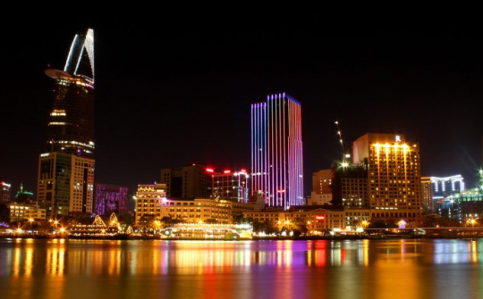 Sài Gòn về đêm có gì vui?