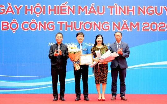 Cán bộ, đoàn viên Công đoàn Bộ Công Thương học tập và làm theo tư tưởng, đạo đức, phong cách Hồ Chí Minh, tăng cường đại đoàn kết dân tộc