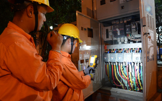 Thợ điện và những đêm không ngủ