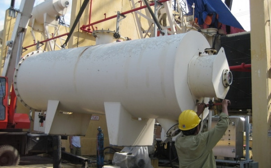 Lý do sét đánh 1 máy biến áp Thủy điện hòa Bình phun dầu xa 20 mét nhưng 6 máy kế bên vẫn an toàn