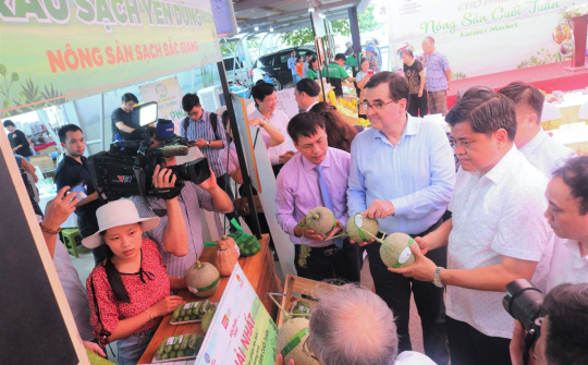Trải nghiệm chợ phiên nông sản cuối tuần ngay tại Hà Nội