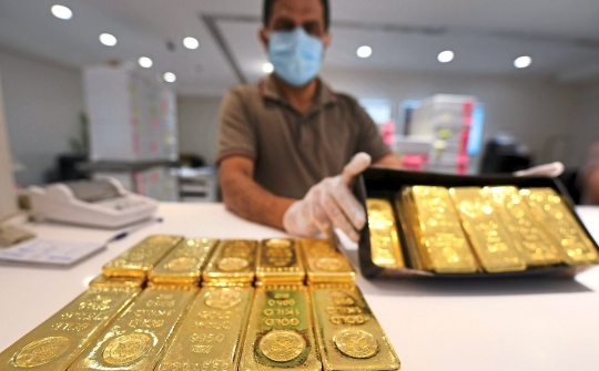 Giá vàng ngày 5/6 bất ngờ quay đầu tăng do cầu bắt đáy tăng mạnh