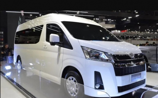 Toyota Hiace thế hệ thứ 6 chính thức ra mắt Việt Nam với giá 1,176 tỷ đồng