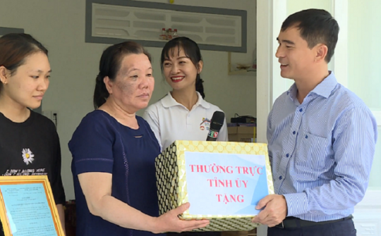 Bình Thuận: Trao tặng "Mái ấm yêu thương" cho 2 gia đình có hoàn cảnh khó khăn