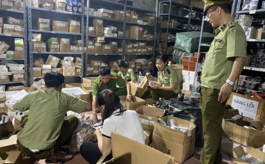 Bắc Giang: Xử phạt một hộ kinh doanh hàng nhập lậu 65 triệu đồng