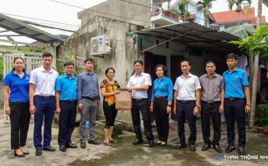 Than Thống Nhất chi 20 triệu đồng trợ cấp khó khăn đột xuất cho 7 CNVC