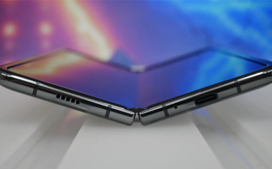 Galaxy Fold Lite - Điện thoại màn hình gập giá rẻ đầu tiên trên thế giới