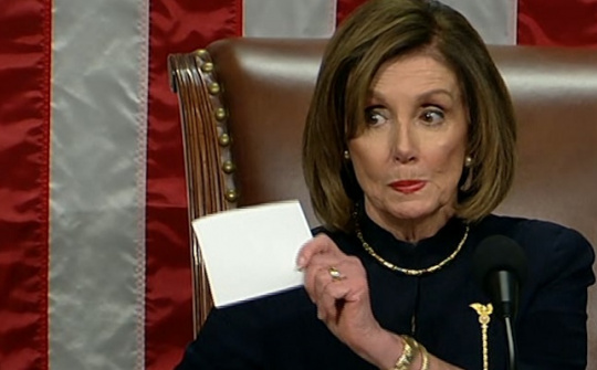 [Quốc tế nổi bật] Bà Pelosi "đá xoáy" ông Trump
