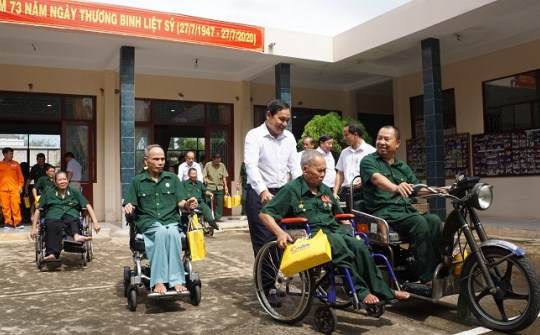 Tổng công ty Điện lực miền Nam tri ân người có công
