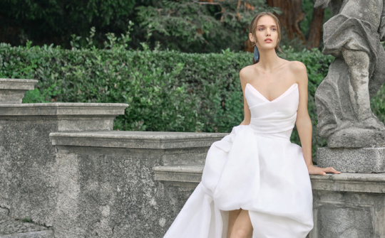 Xu hướng tóc búi cô dâu lên ngôi trong năm 2020