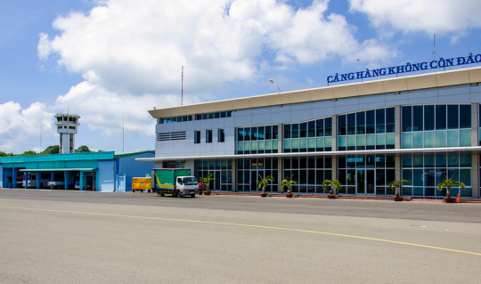 FLC đề nghị tài trợ hệ thống đèn đêm sân bay Côn Đảo