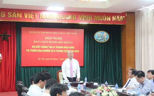 Đảng ủy VINACHEM: Đảm bảo các cân đối lớn về hàng hóa cho nền kinh tế