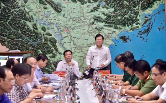 Khẩn trương chuẩn bị ứng phó áp thấp mạnh lên thành bão