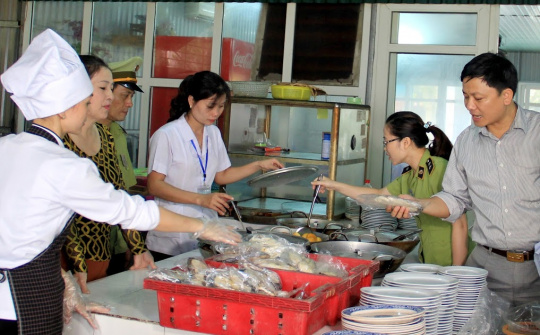 Hà Nội: Khuyến khích cung cấp thông tin vi phạm về an toàn thực phẩm