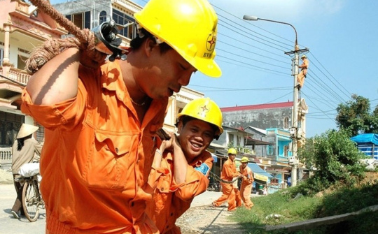 Điện lực miền Bắc giảm hơn 3.200 tỷ đồng tiền điện cho 9,89 triệu khách hàng