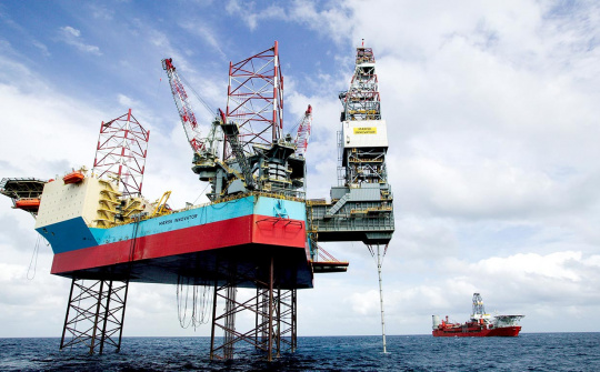 Giá dầu thô giảm trở lại sau 3 ngày tăng liên tiếp