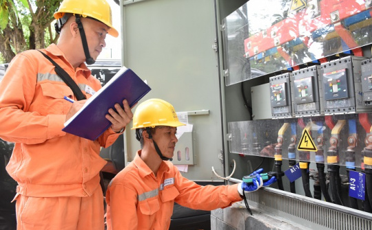 EVNHANOI đảm bảo nguồn điện phục vụ các hoạt động kỷ niệm ngày Cách mạng tháng Tám