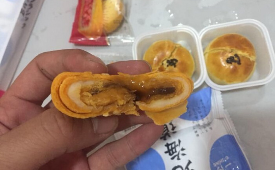 Chặn đứng hàng tấn bánh Trung thu và hộp trà hoa quả không rõ nguồn gốc