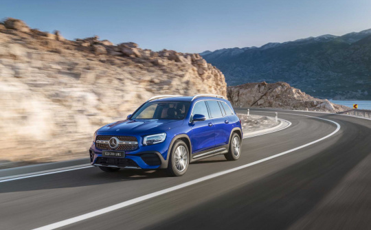 Mercedes-Benz GLB bất ngờ ra mắt thị trường Việt Nam, giá bán cạnh tranh VinFast Lux SA2.0