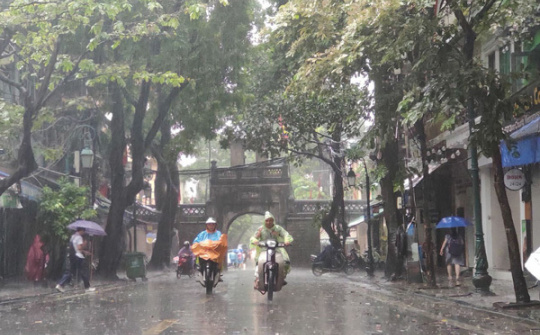 Thời tiết ngày 7/8:Hà Nội mưa rào và dông, có khả năng xảy ra lốc, sét và gió giật mạnh.