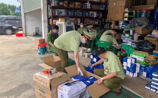 Lạng Sơn kiểm tra, tạm giữ gần 400 sản phẩm hàng hóa có dấu hiệu giả mạo nhãn hiệu BOSCH; HUYNDAI