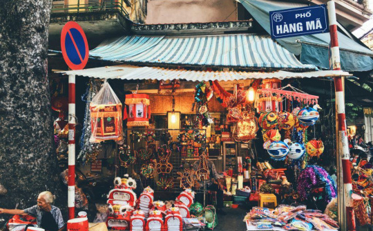 Phố hàng Mã đã lên đèn đón trung thu