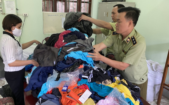 Hà Giang: Tiêu hủy gần 2.000 sản phẩm giả mạo nhãn hiệu Adidas, Nike, Gucci, Chanel